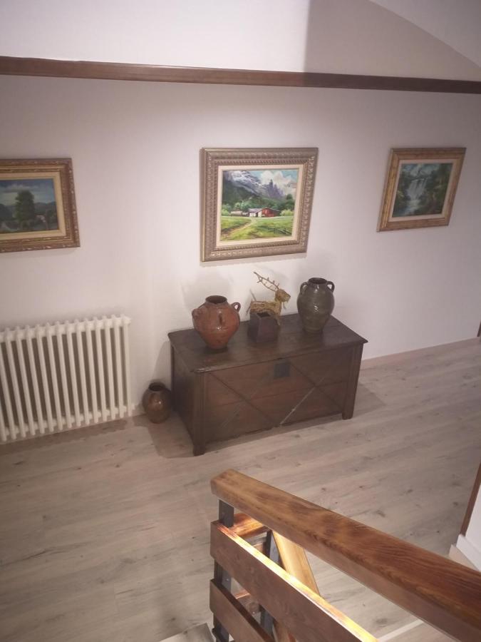 Hotel Giral Бьескас Экстерьер фото