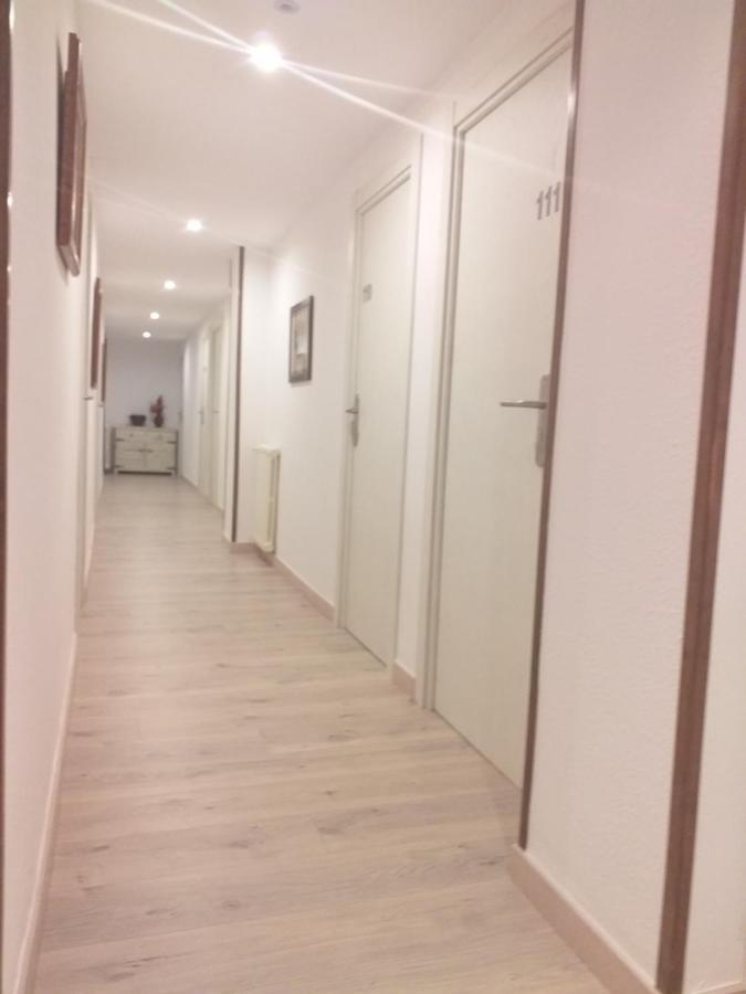 Hotel Giral Бьескас Экстерьер фото