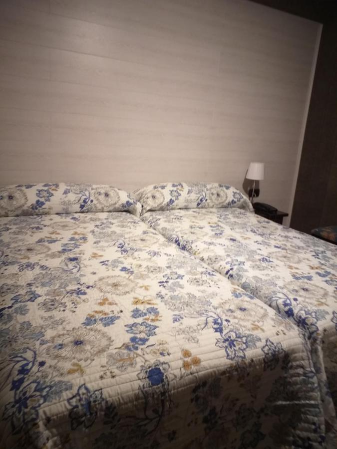 Hotel Giral Бьескас Экстерьер фото