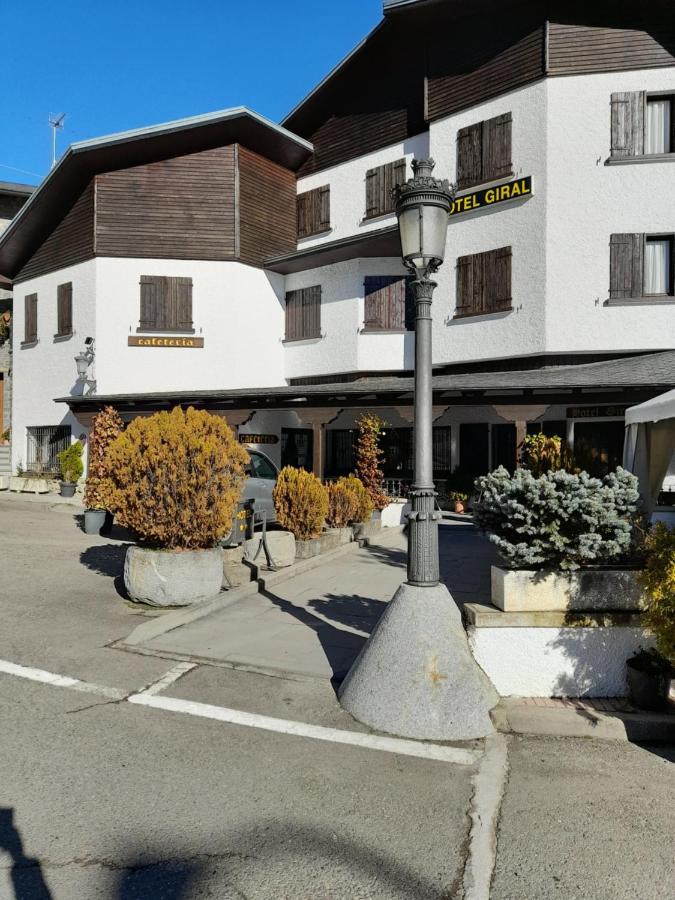 Hotel Giral Бьескас Экстерьер фото