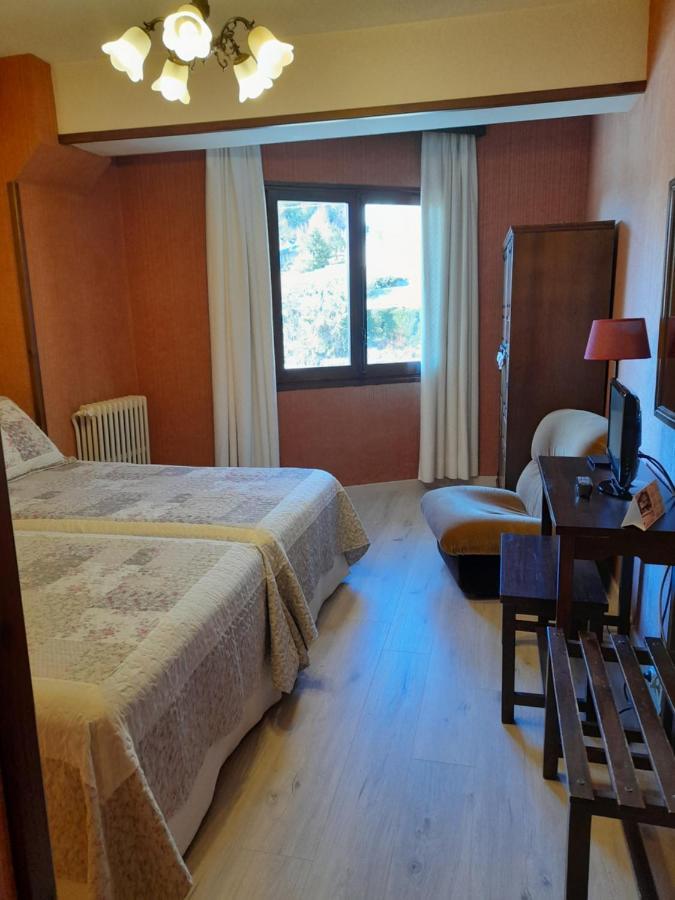 Hotel Giral Бьескас Экстерьер фото