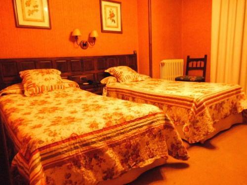 Hotel Giral Бьескас Экстерьер фото